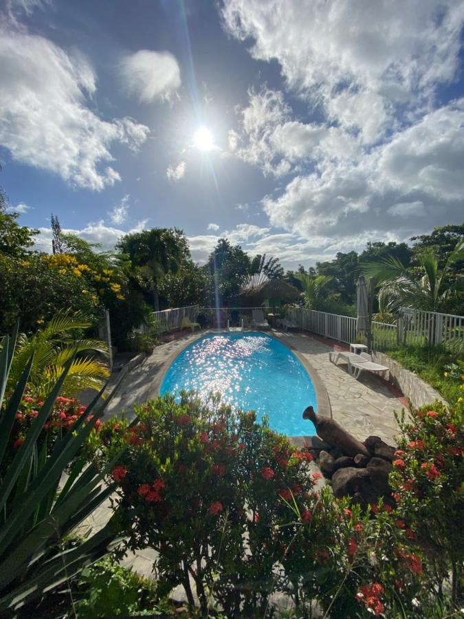 Grand Bungalow Avec Piscine Et Vue Mer Bouillante Exterior foto